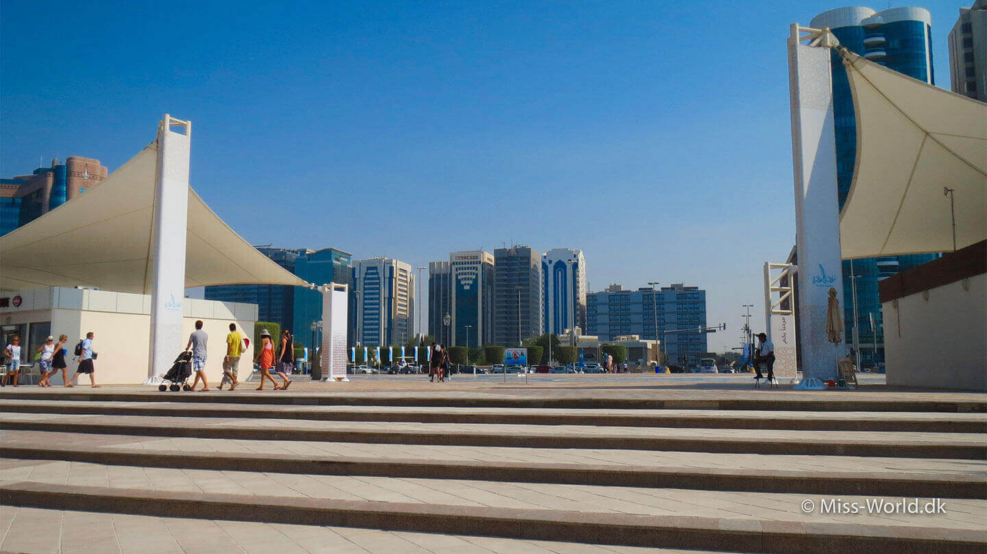Abu Dhabi Beach The Corniche Road