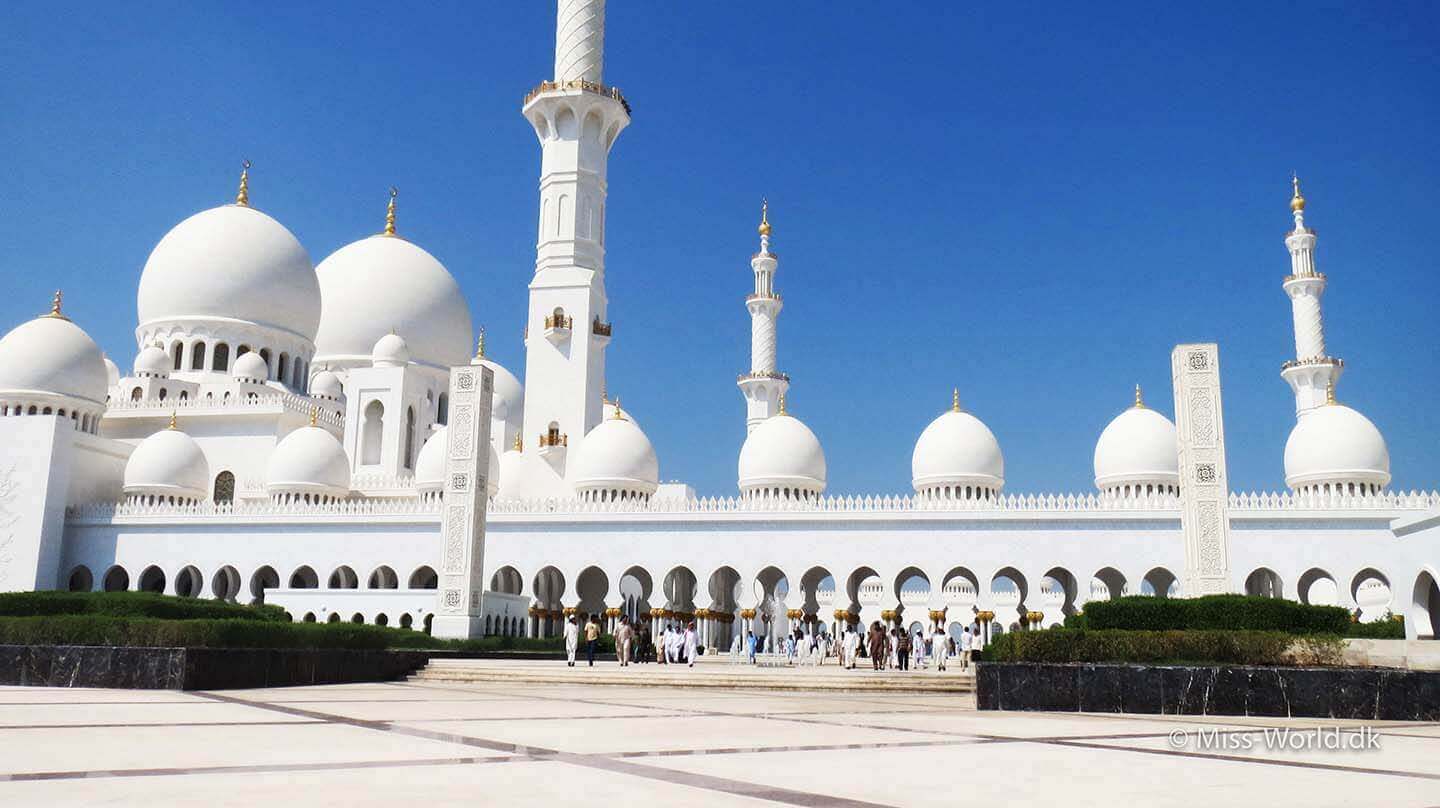 fredagsbøn Sheikh Zayed Mosque Abu Dhabi