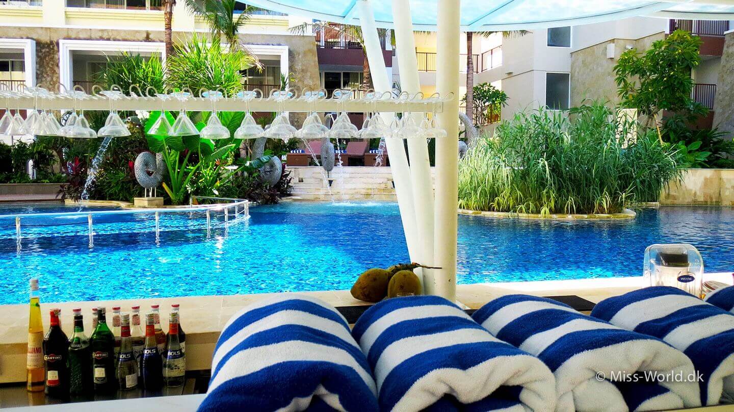 Hotel Swiss-Belresort Watu Jimbar Sanur Bali - Pool Bar