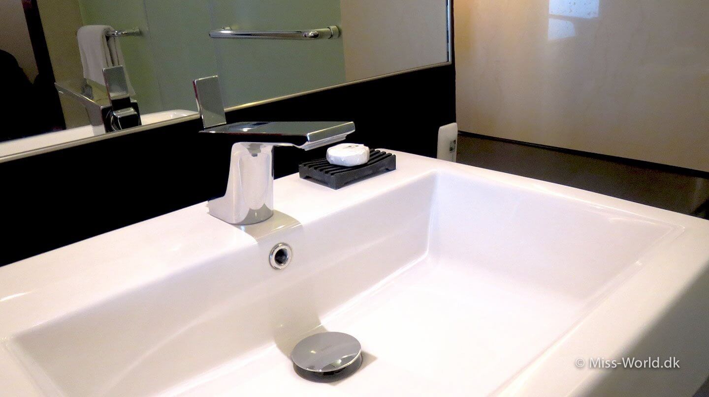 Hotel Swiss-Belresort Watu Jimbar Sanur Bali - Bathroom