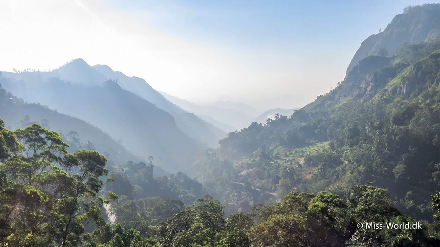The Hill Country. Ella Gap Sri Lanka - Misty Mountains