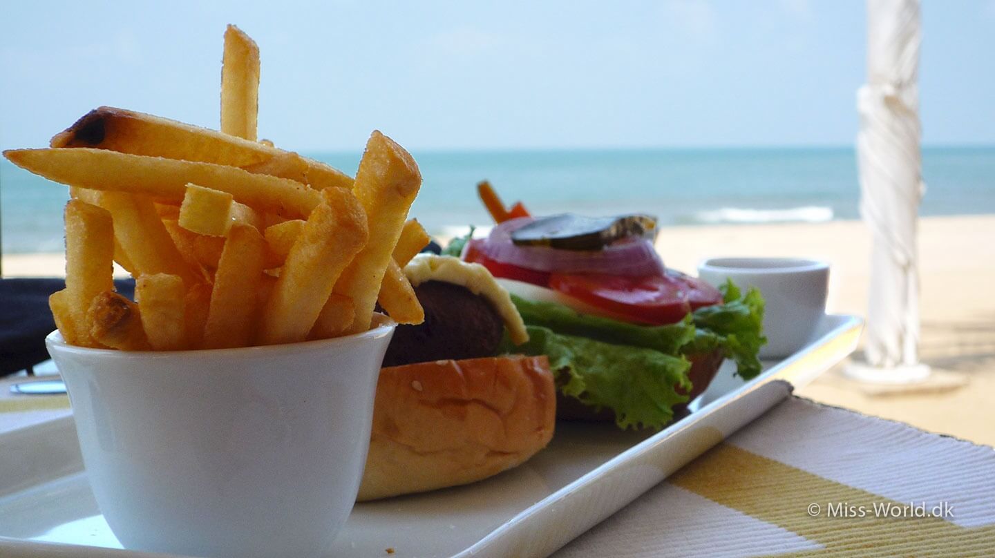 Veggie Burger i restauranten på hotellet Jetwing Sea i Negombo
