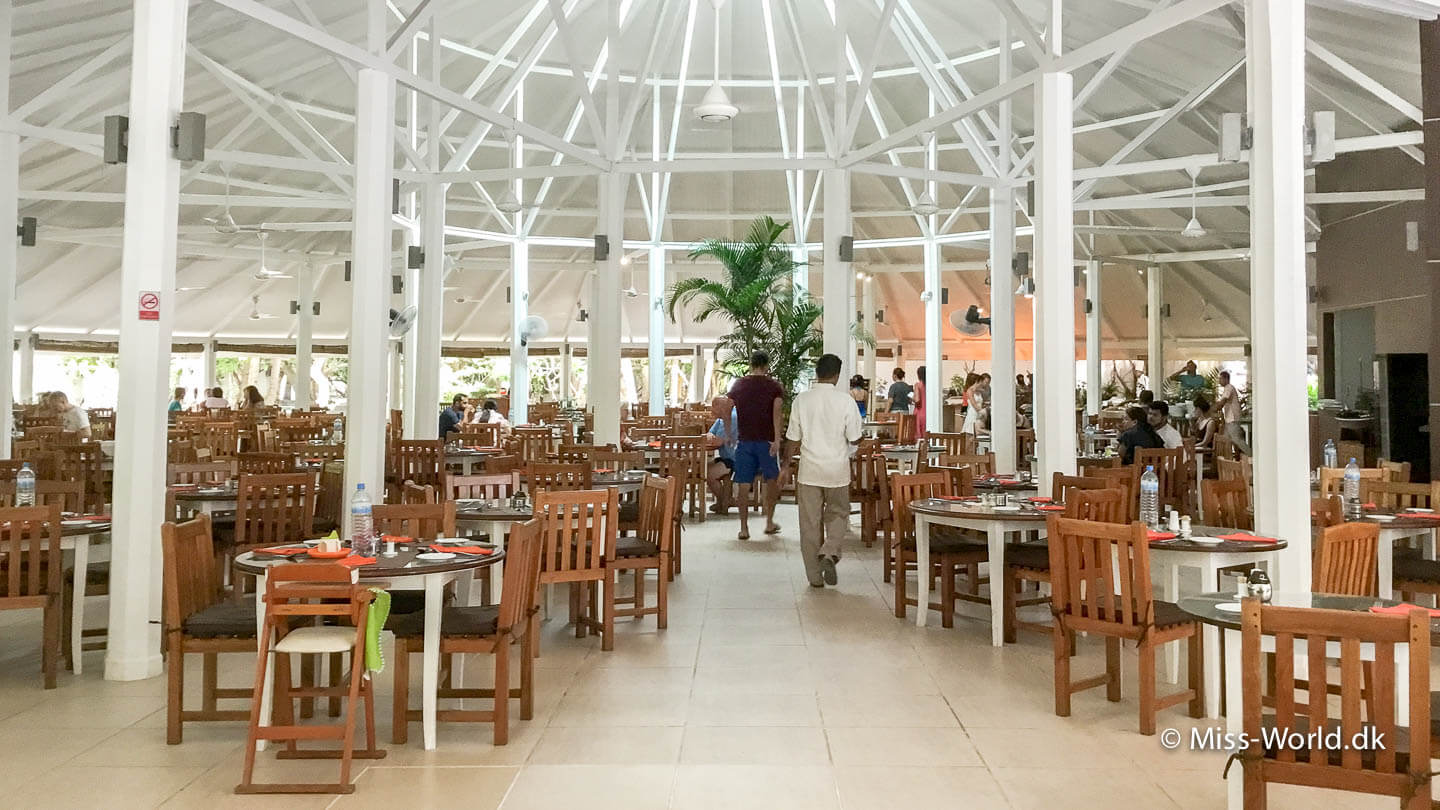 Embudu Village restaurant