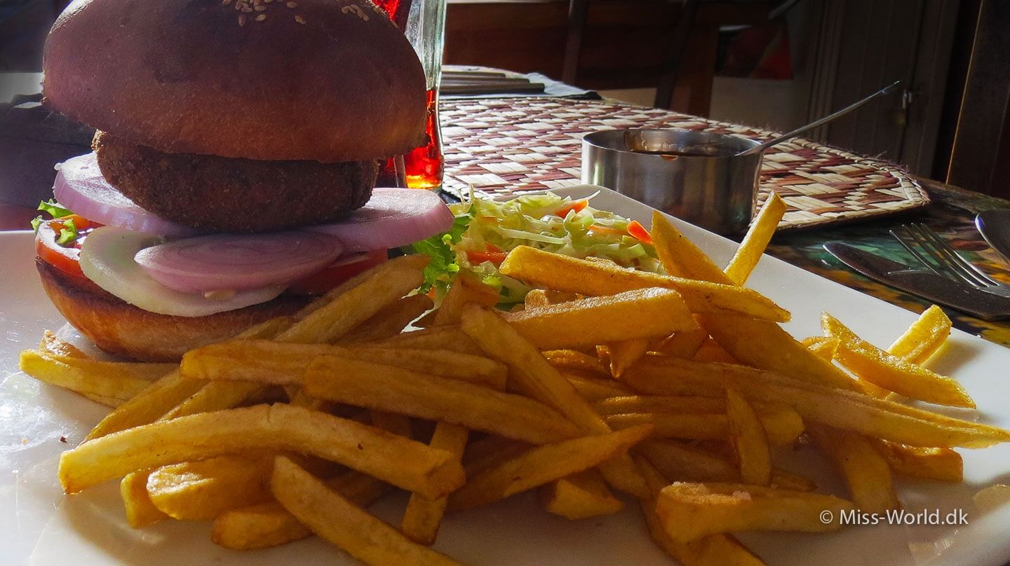 Veggie burger på Cafe Chill i Ella